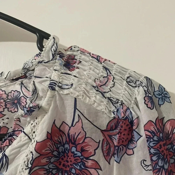 TALBOTS SMOCKED SHOULDER TOP - FLORAL VINES SIZE S - Picture 8 of 9